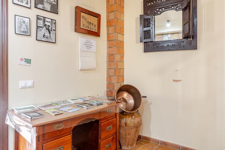 Mesa de farmacia antigua