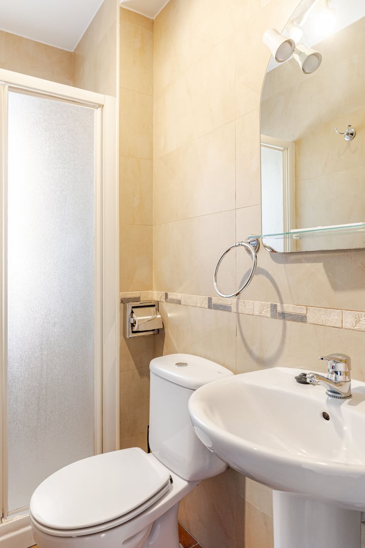 Baño privado de la Habitación B